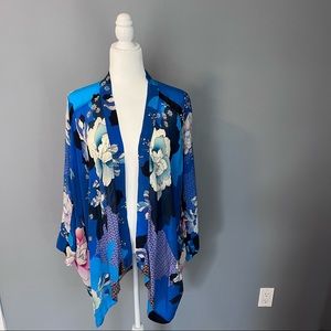 Johnny Was silk blouse/ kimono💙